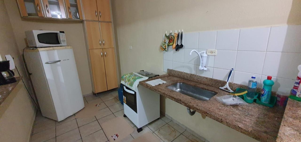 São Vicente100 Metros Da Praia - Apto Completo - Wifi - Estacionamentoアパートメント エクステリア 写真